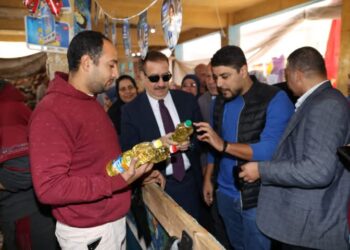 محافظ المنوفية يتفقد معرض ” أهلاً رمضان ” ومنفذ مؤسسة حياة كريمة لبيع السلع الغذائية واللحوم بأسعار مخفضة لتلبية احتياجات المواطنين