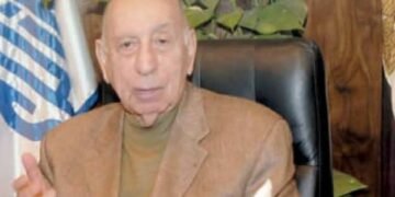 الرئيس يقترض 10 آلاف جنيهقد لاتصدق ولكنه حصل بالفعل