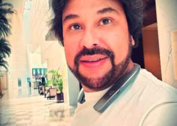 الفنان عبدالله الكاتب يكتب لكم:ليس كل خليجى باشا و70% ناس عاديين ومنهم كثيرون تحت خط الفقر