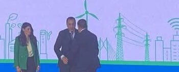 رئيس مجلس الوزراء يكرم محافظ المنوفية لحصول قرية شما على شهادة ” ترشيد ” للمجتمعات الريفية الخضراء بمبادرة القرية الخضراء ضمن “حياة كريمة “