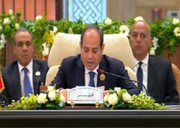 انطلاق أعمال القمة العربية غير العادية برئاسة الرئيس السيسى
