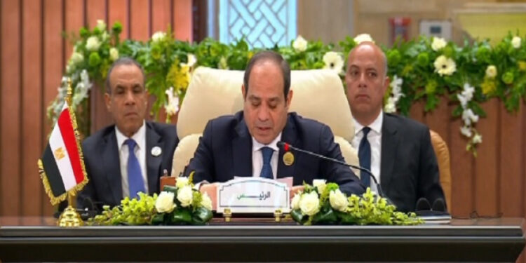 انطلاق أعمال القمة العربية غير العادية برئاسة الرئيس السيسى