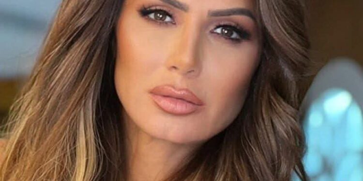 الفنانة نجلاء بدر تقرا معكم الواقع وتكتب: عيني عليك يا فنان