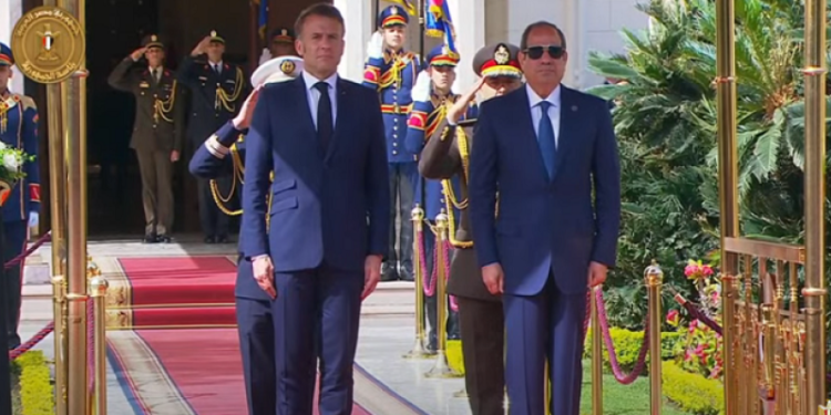 الرئيس السيسى يستقبل نظيره الفرنسى إيمانويل ماكرون بقصر الاتحادية