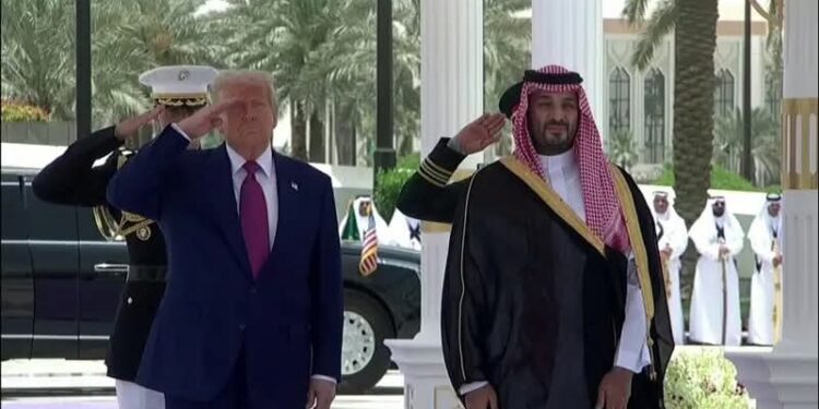 الفنان عبدالله الكاتب يقرأ معظم حدث اليوم: ولي العهد السعودي يستقبل ترامب في قصر اليمامة