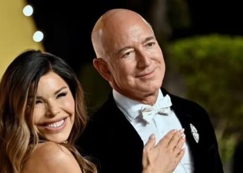 الفنان عبدالله الكاتب يكتب لكم: حفل زفاف جيف بيزوس في البندقية غير مرحب به