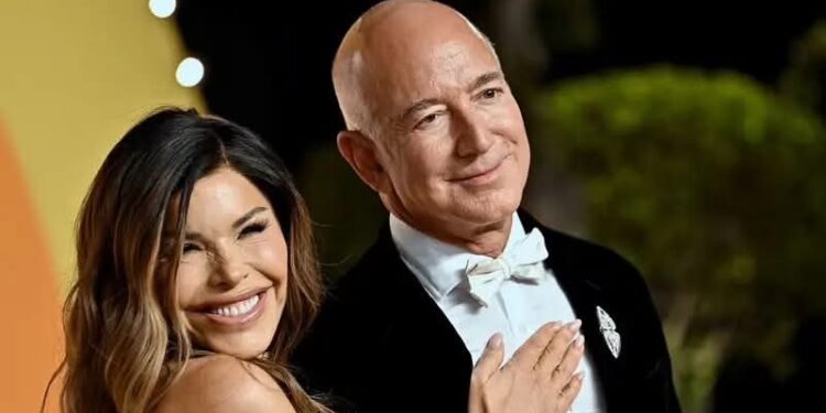 الفنان عبدالله الكاتب يكتب لكم: حفل زفاف جيف بيزوس في البندقية غير مرحب به