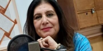 جامعة قناة السويس تُكرم نقيب الإعلاميين لأبحاثه في العلوم البينية بين الاقتصاد والإعلام.