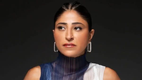 الفنان عبدالله الكاتب يكتب لكم: إخلاء سبيل الممثلة الكويتية شجون الهاجري ووضعها تحت الإشراف الطبي