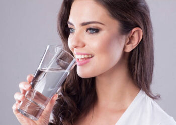 للحصول على بشرة نضرة قبل العيد..د.نسيبة أحمد أخصائية الجلدية بمستشفيات الحمادي: