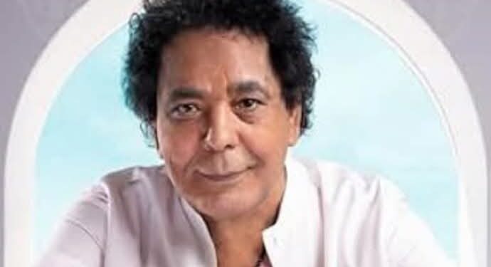 هالة الدمراوى تتغنى بالكينج محمد منير: ومين غيرك يا “كبيرنا” يتكلم عن “ملامحنا” !