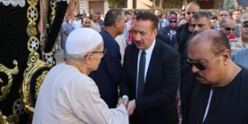 محافظ المنوفية يتلقى واجب العزاء في شهداء حادث الإقليمي بكفر السنابسة بمنوف ويقدم خالص تعازيه لأسر المتوفين