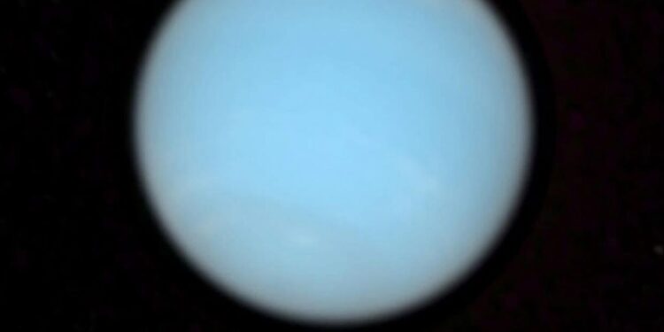 نبتون يبدأ حركته التراجعية اليوم