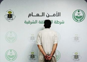 شرطة محافظة الأحساء تقبض على شخص لقتله اخر واصابة اخرين وتبين من إجراءات الاستدلال ان الجاني على معرفه مسبقة للمواطنين