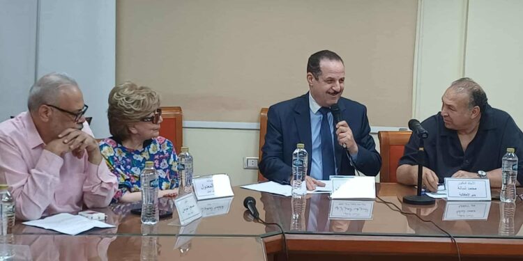 في زمن تتسارع فيه أنماط الحياة، وتتهدد الهويات الثقافية بموجات العولمة، ولدت الموسوعة المصرية لأغنيات الطفل الشعبية، بوصفها مشروعًا توثيقيًا وإنسانيًا فريدًا يسعى لاستعادة صوت الطفل المصري الشعبي، وصوت الأمهات والجدات من الأزقة والنجوع والحارات، ليؤكد أن “الطفل” أنه حامل جينات الثقافة ومصدر من مصادر تجددها الإبداعي