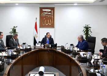 رئيس الوزراء يتابع تنفيذ توجيهات فخامة الرئيس بوضع خارطة طريق تطوير منظومة الإعلام المصري