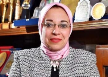 الإذاعية الكبيرة د.لمياء محمود تكتب بدموع فخر: الاقدار والمواقف الكاشفة