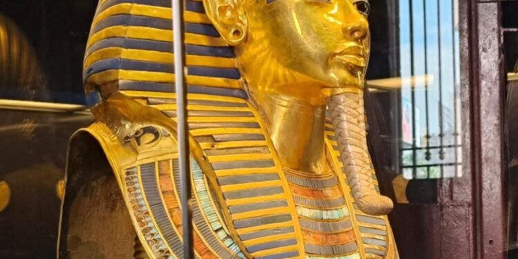 غلق قاعة توت عنخ آمون بالمتحف المصري بالتحرير لنقل آخر مقتنياتها إلى المتحف المصري الكبير تمهيداً لافتتاحه