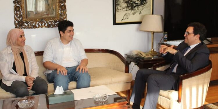 وزير الثقافة يعلن إطلاق مشروع “ذهب مصر” لتجميل الواجهات بجداريات تحمل الهوية المصرية بالتعاون بين وزارتي الثقافة والتنمية المحلية