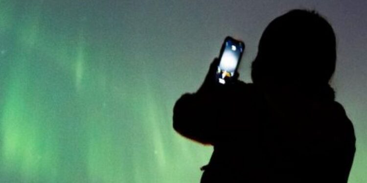 فلكية جدة.. فصل الخريف قد يبدأ بعاصفة شمسية