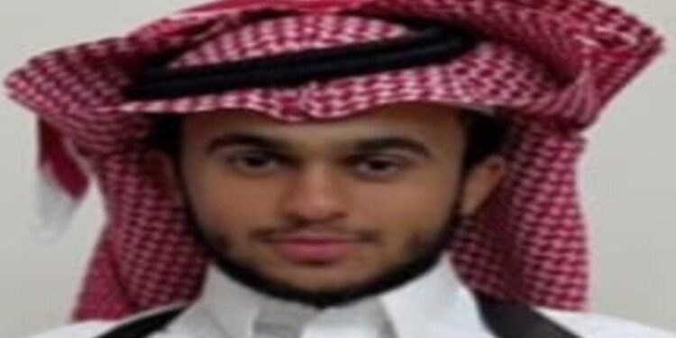 الهذلي يكتب قصيدة في عيدالوطن