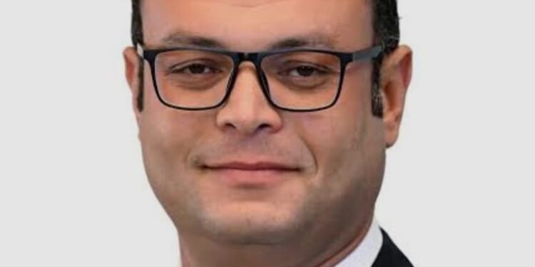 رئيس التحرير ينقل لوزير الإسكان رسائل المغتربين في الخارج حول مشروع بيت الوطن