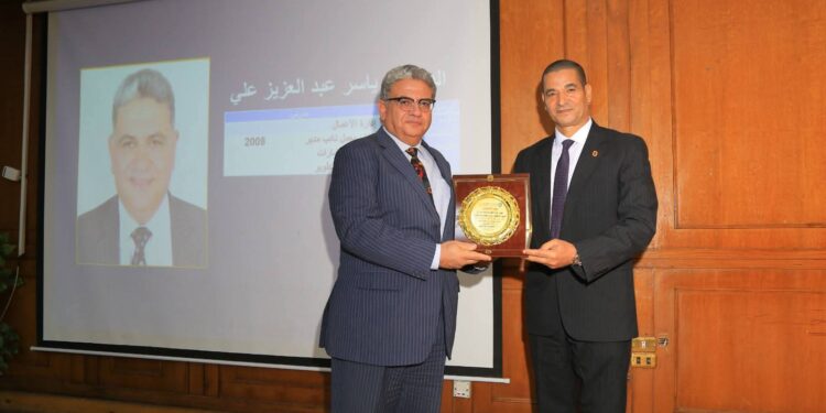 د. ياسر عبدالعزيز يؤكد فى يوم الوفاء: كان يجب تكريم هذا القائد الذى كرمنا وندين له بكثير من الفضل