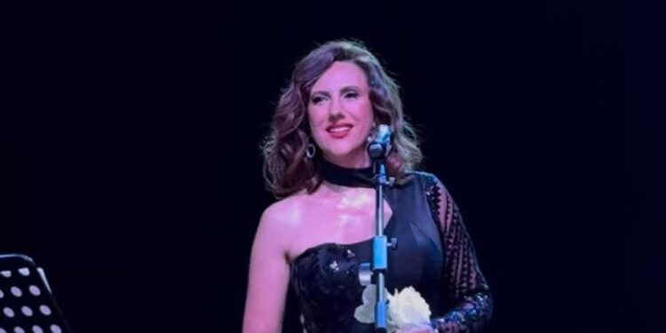 الصحفية والفنانة داليا عبدالسلام تكتب اللى هيسال مين دى تانى مش عارفة هعمل فيه ايه!