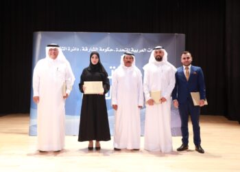 قصائد تتغنى بالشارقة والذات في بيت الشعر بالشارقة