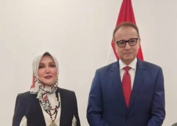 فاتن نصر تكتب من دبي: حوار إيجابى بين السفير معوض وأبناء الجالية المصرية بأبو ظبي