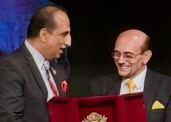 احتفاء أممي بالفنان محمد صبحي ومنحه وسام التفرد في الإبداع الثقافي وتبعية الأمم المتحدة من اتحاد المبدعين العرب.