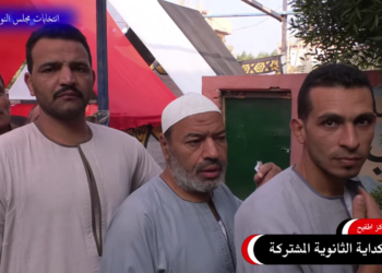 ولاد البلد ومنتهى الالتزام والنظام أثناء الادلاء بأصواتهم فى اطفيح