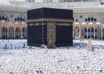 رئاسة الشؤون الدينية تدعو قاصدي الحرمين إلى الالتزام بآداب وفضائل يوم الجمعة