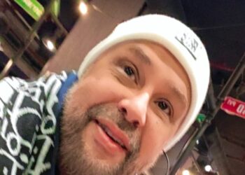 الفنان عبدالله الكاتب يكتب لكم: ازاى الموت مش درس وعظة!