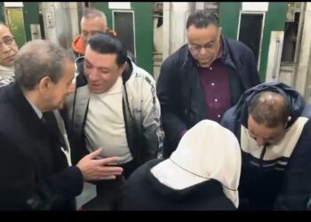 مصطفى كامل يودع أعضاء نقابة الموسيقيين وأصحاب المعاشات قبل سفرهم للعمرة ويقر منحة 5 آلاف جنيه