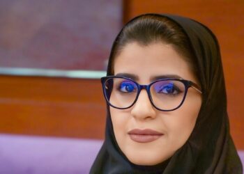 تَحتَ شِعَارِ “المَلِك سَلْمَان: الإِنْسَانُ وَالإِنْجَاز”٧٨٧ عَمَلًا فَنِيًا مُشَارِكًا فِي جَائِزَةِ “ضِيَاءِ عَزِيز” لِلْبُورْتْرِيه