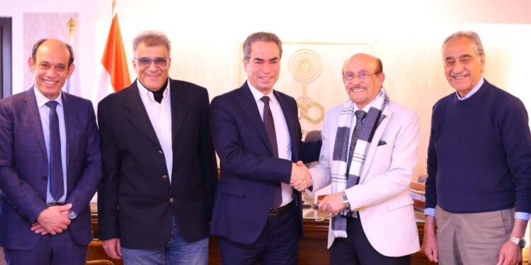 مرفوع مؤقتاً من الخدمة .. مسلسل إذاعي جديد بطولة الفنان الكبير محمد صبحي