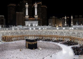 هيئة الحرمين تتيح خدمة “واتساب وشات الحرمين” بأكثر من 40 خدمة رقمية و7 لغات