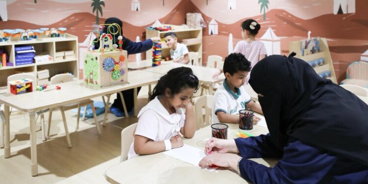مراكز ضيافة الأطفال في الحرمين: بيئة آمنة وإثرائية تُمكّن ضيوف الرحمن من أداء العبادات براحة وطمأنينة