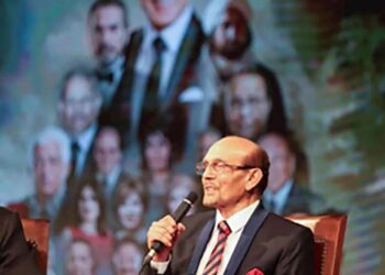 محمد صبحي يكرم نجوم الزمن الجميل: “أنتم ضمير الفن الحقيقي”