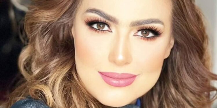 سيمون تواصل الفضفضة مع جمهورها وتكتب: يوم رفضت اعتبار الفنان سلعة