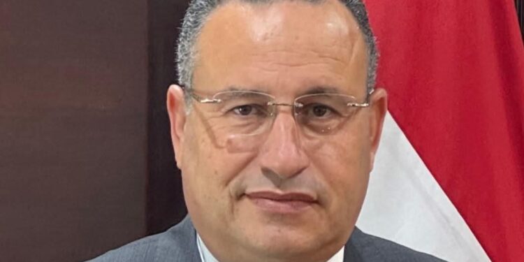 وزير التعليم العالي يوجه بتعليق الدراسة حضوريًا بالجامعات والمعاهد واستمرارها بنظام التعليم الأونلاين يومي الأربعاء والخميس