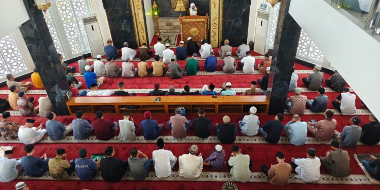 موفدو الشؤون الإسلامية يؤمّون المصلين في صلاتي الجمعة والتراويح ضمن برنامج الإمامة في الخارج في 49 دولة حول العالم