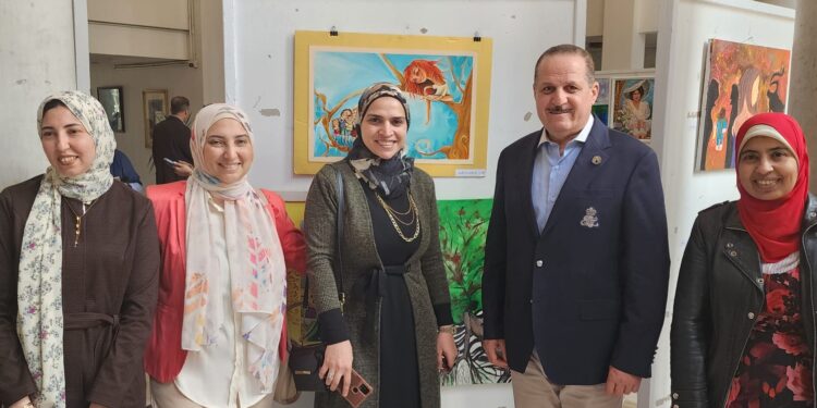 العزازي يفتتح معرضًا للفنون التشكيلية ضمن فعاليات ملتقى التراث الثقافي السابع «حدائق النساء» بالمجلس الأعلى للثقافة