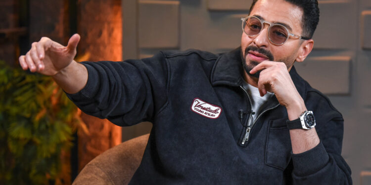 حمادة هلال يعتذر لتامر حسني بعد أزمة «عيش بشوقك»: شيطان دخل بينا