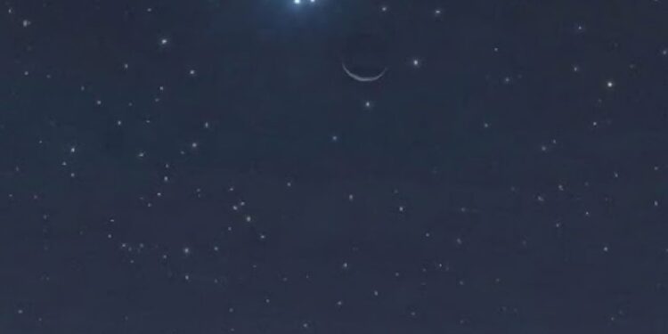 الليلة: القمر يقترن بالشقيقات السبع