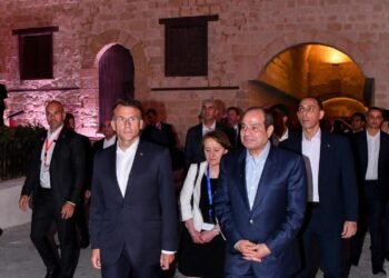 الرئيس السيسى يصطحب ماكرون فى جولة بكورنيش الإسكندرية وصولًا لقلعة قايتباى