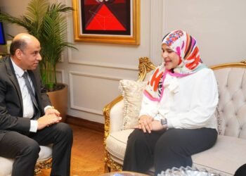 من استغاثة على “فيس بوك” إلى باب أمل جديد.. وزير العمل يستجيب لاستغاثة بطلة مصر من ذوي الهمم راندا حسني