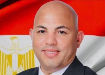 هيثم حسين: العامل المصري ركيزة التنمية.. ومشروعات بنغازي الصناعية تفتح آفاقًا جديدة للتشغيل الإقليمي