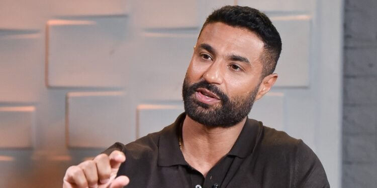 هتستشير ياسمين عبد العزيز؟.. كريم فهمي يوضح موقفه من التعاون مع أحمد العوضي